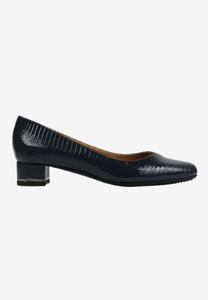 Right side view of Bambalina Navy