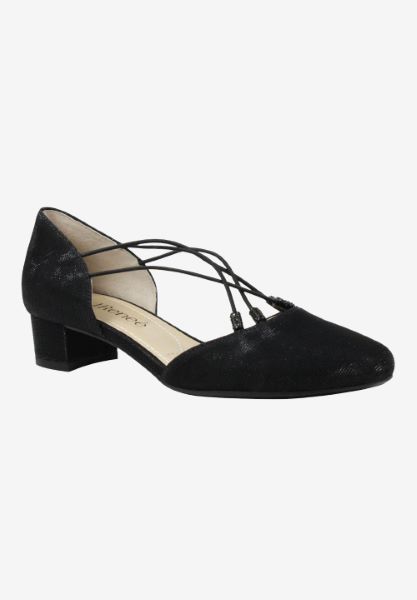 Front view of Charolette Black