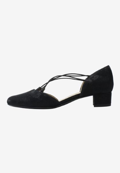 Left side view of Charolette Black