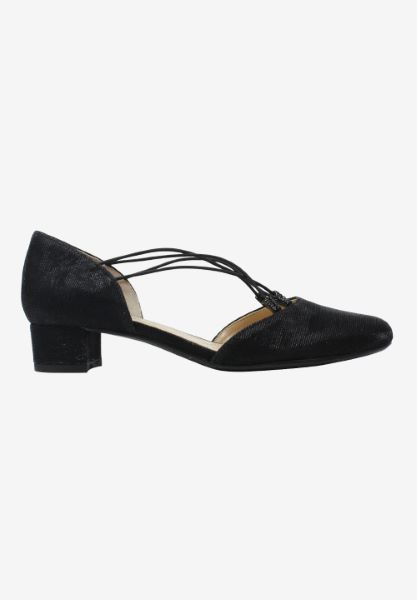 Right side view of Charolette Black