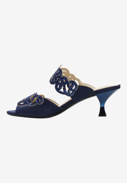 Left side view of Francie Navy