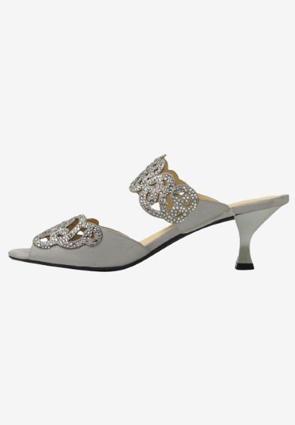 Left side view of Francie Silver