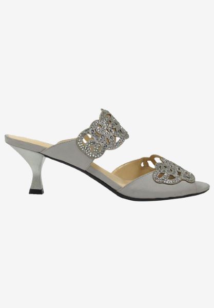 Right side view of Francie Silver