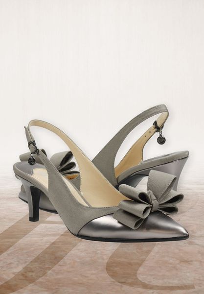 Lifestyle image of Gabino Pewter Powder Metallic