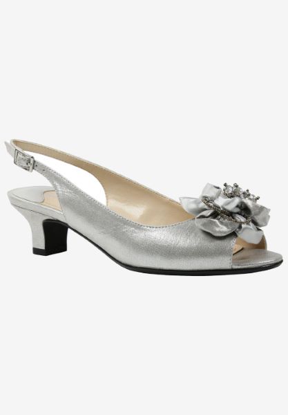 Front view of Leonelle Silver