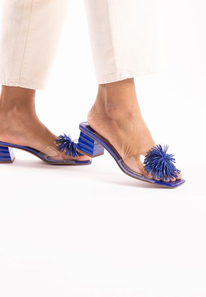 Lifestyle image of Ozara CLEAR/ROYAL BLUE PATENT