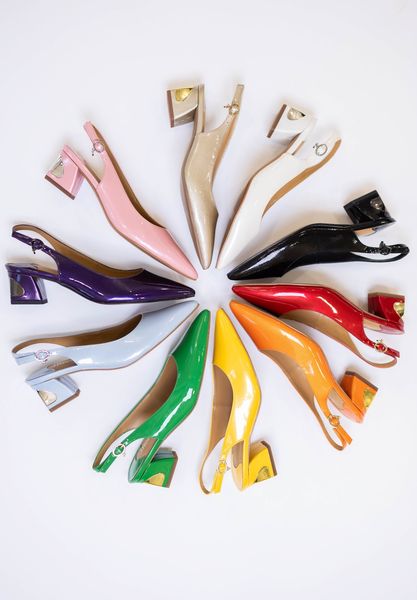 Lifestyle image of Shayanne PURPLE PATENT