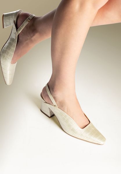 Lifestyle image of Stasia PEARL BEIGE CROCO EMBOSSED