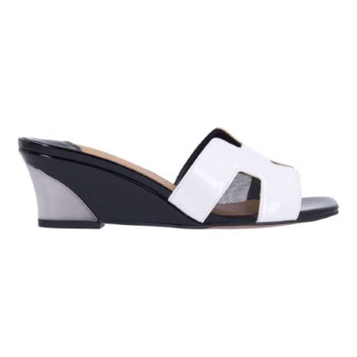 Right side view of Zahra WHITE/BLACK PATENT